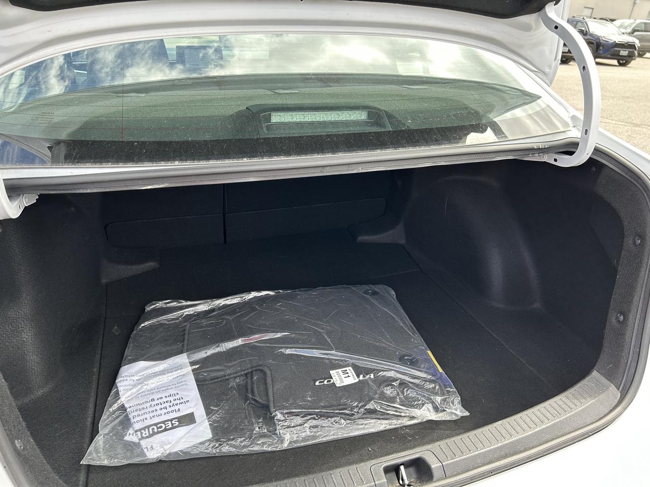 2024 Toyota Corolla LE UPGRADE Photo