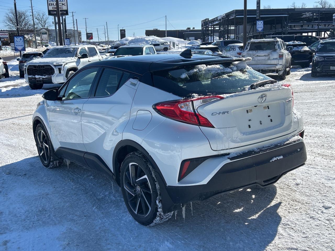 2021 Toyota C-HR Limited Photo2