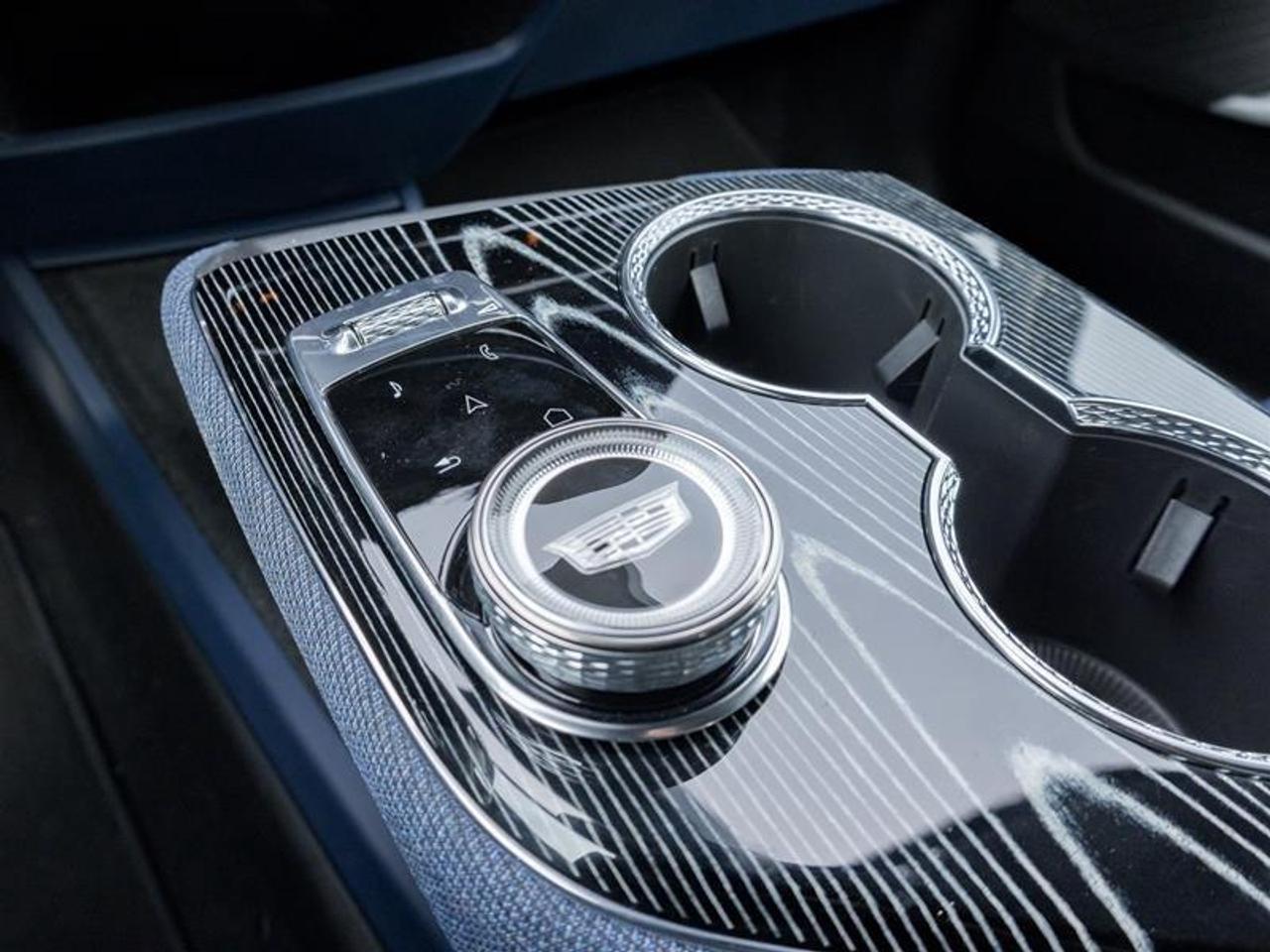 2026 Cadillac OPTIQ Premium Luxury 4dr Photo