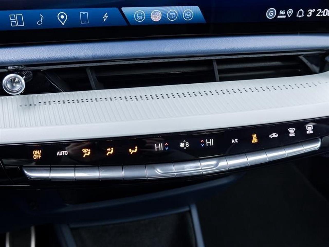 2026 Cadillac OPTIQ Premium Luxury 4dr Photo