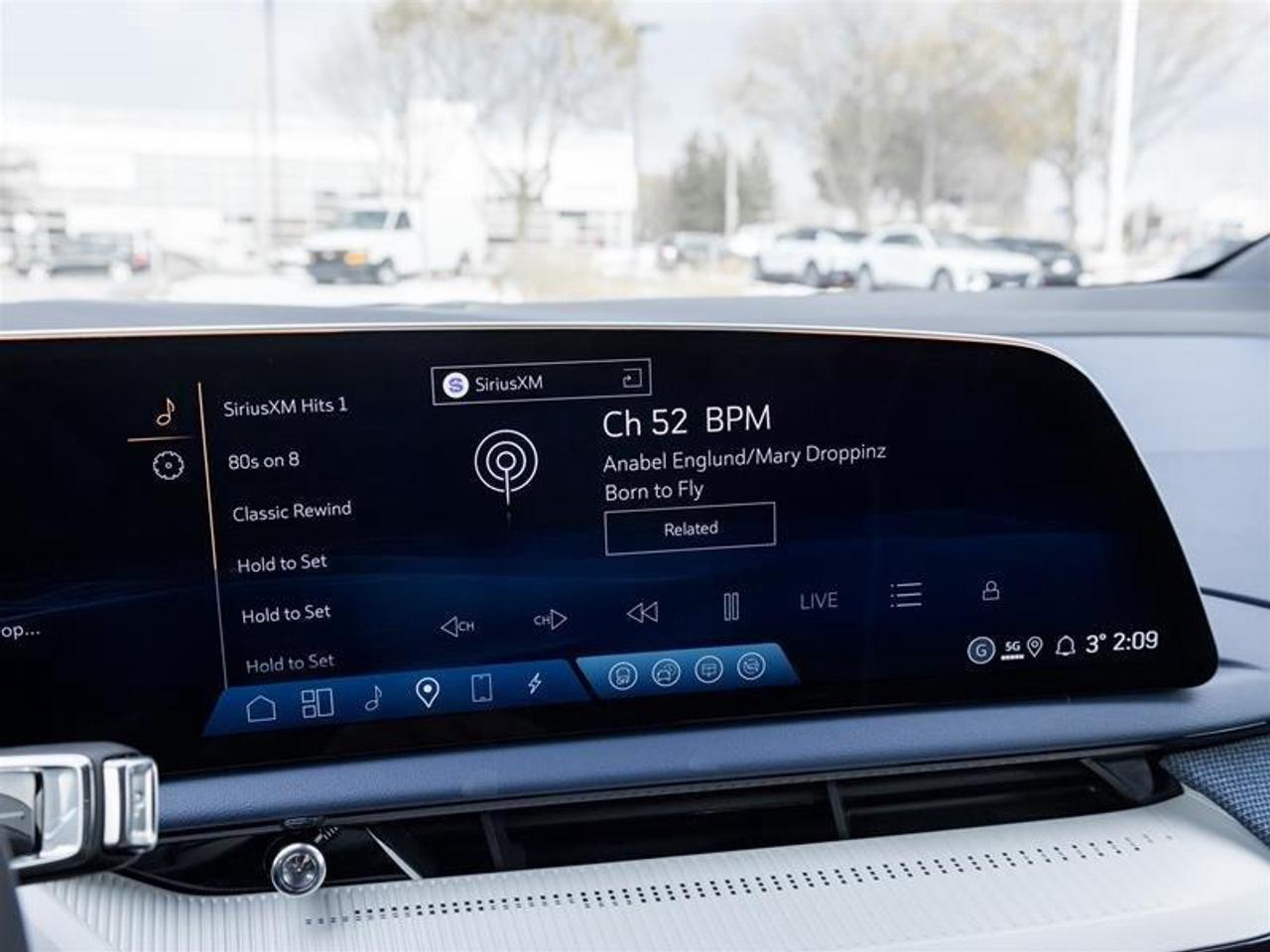 2026 Cadillac OPTIQ Premium Luxury 4dr Photo