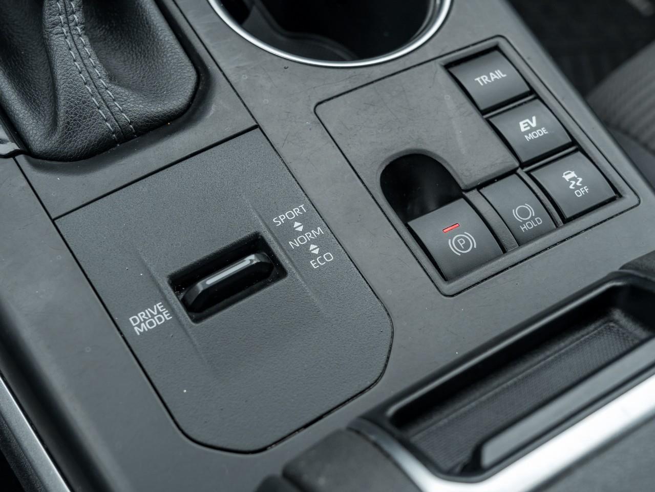 2023 Toyota Highlander Hybrid LE 4dr All-Wheel Drive Photo