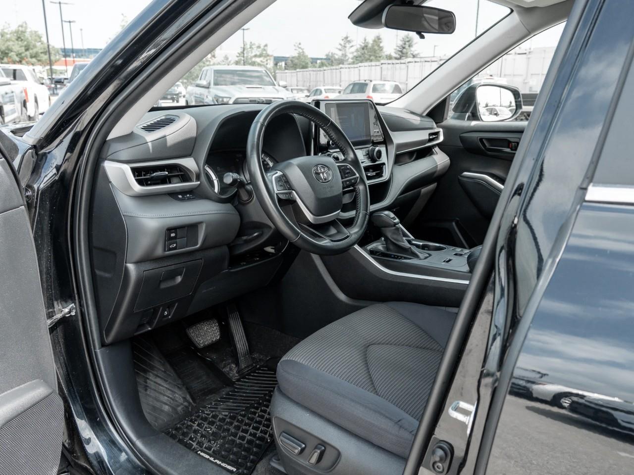 2023 Toyota Highlander Hybrid LE 4dr All-Wheel Drive Photo