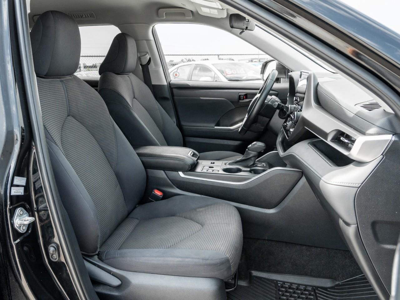2023 Toyota Highlander Hybrid LE 4dr All-Wheel Drive Photo