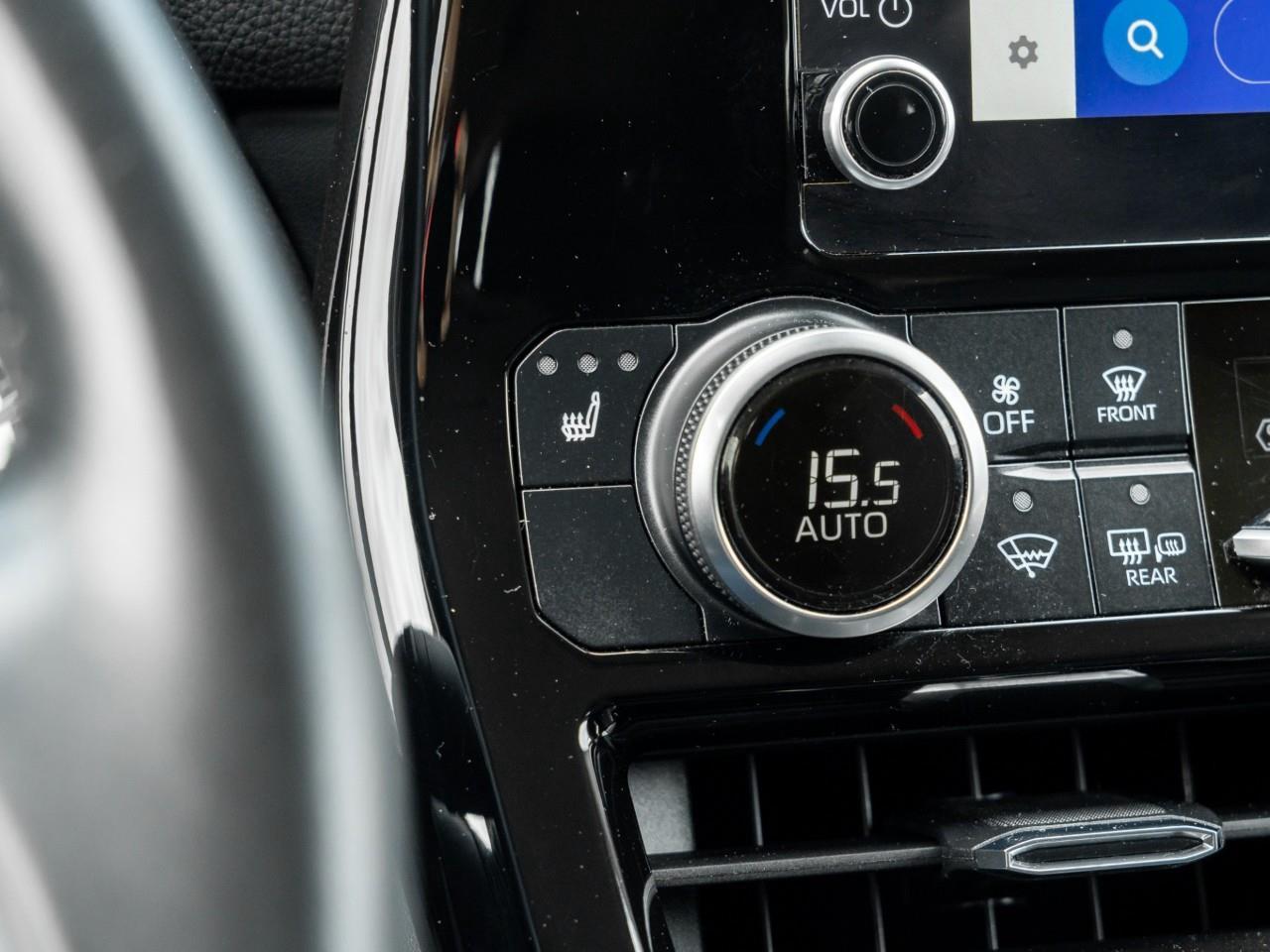 2023 Toyota Highlander Hybrid LE 4dr All-Wheel Drive Photo