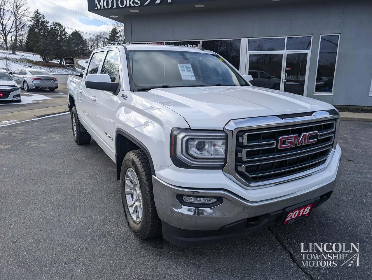 2018 GMC Sierra 1500 SLE- CLEAN CARFAX, V8, 5.3L CREW, RMT START & MORE Photo