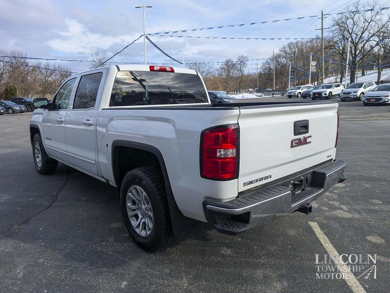2018 GMC Sierra 1500 SLE- CLEAN CARFAX, V8, 5.3L CREW, RMT START & MORE Photo