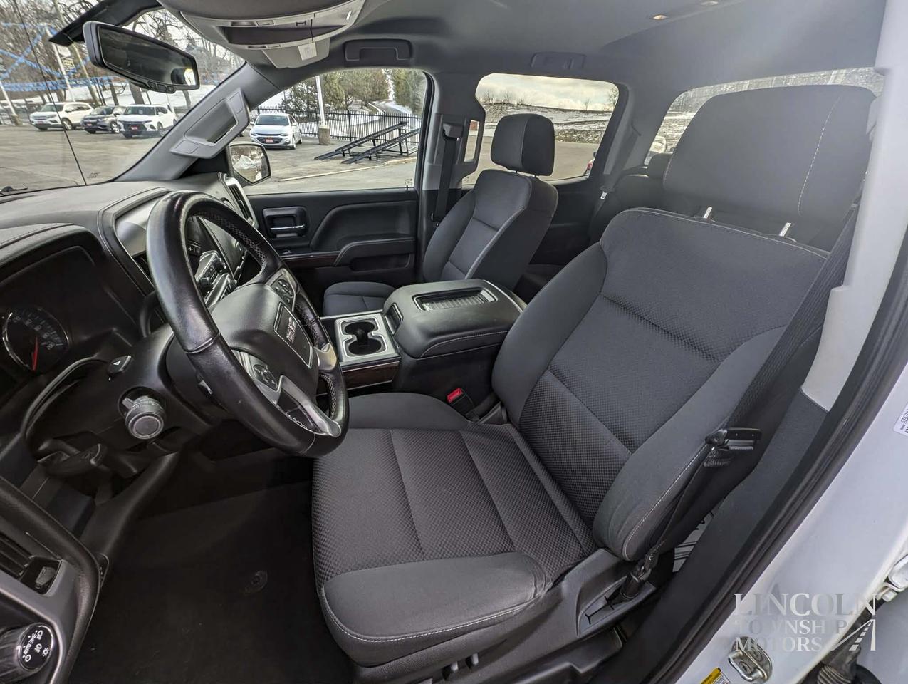 2018 GMC Sierra 1500 SLE- CLEAN CARFAX, V8, 5.3L CREW, RMT START & MORE Photo