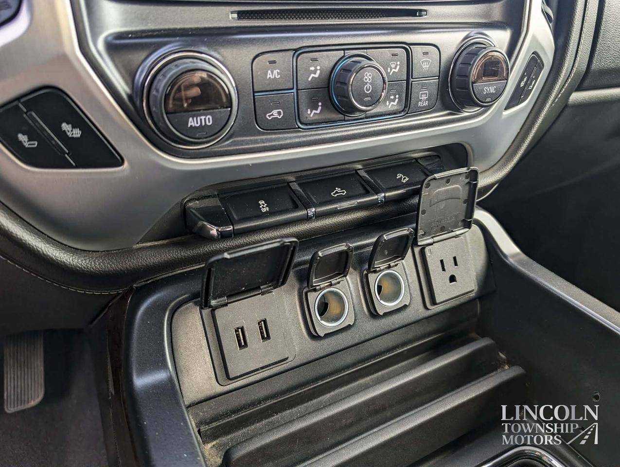 2018 GMC Sierra 1500 SLE- CLEAN CARFAX, V8, 5.3L CREW, RMT START & MORE Photo