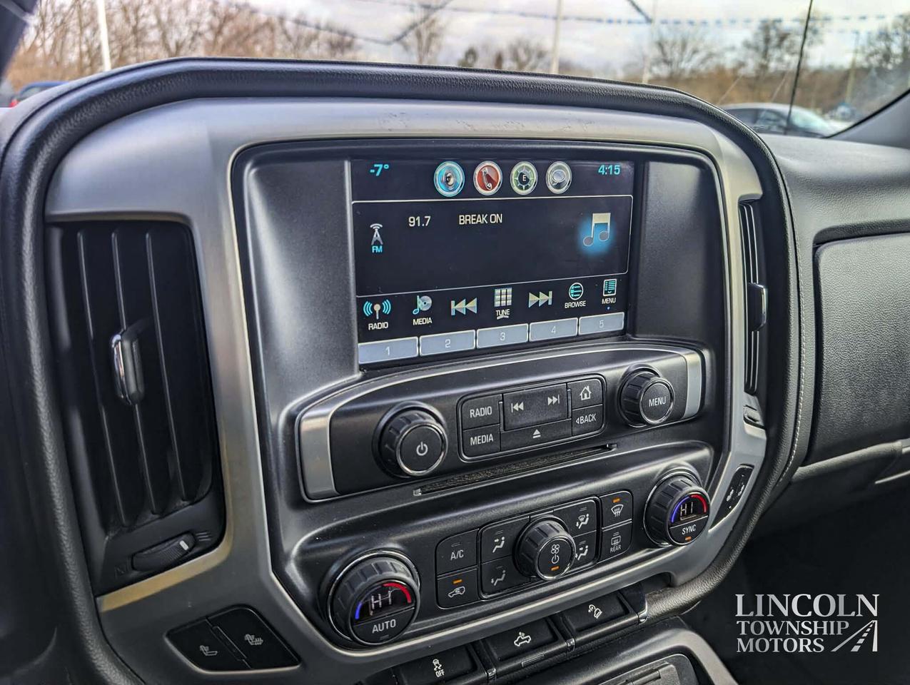 2018 GMC Sierra 1500 SLE- CLEAN CARFAX, V8, 5.3L CREW, RMT START & MORE Photo