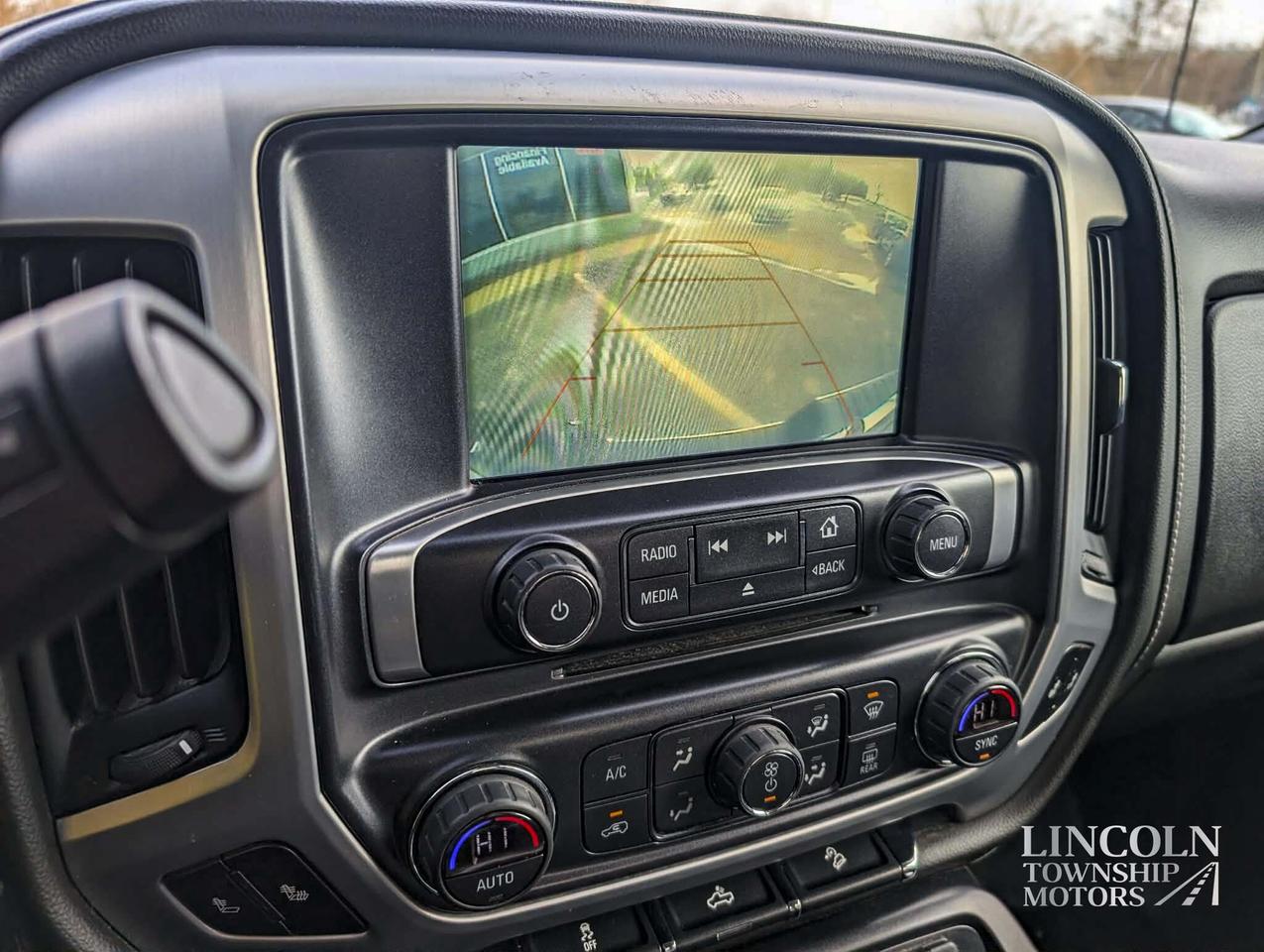 2018 GMC Sierra 1500 SLE- CLEAN CARFAX, V8, 5.3L CREW, RMT START & MORE Photo