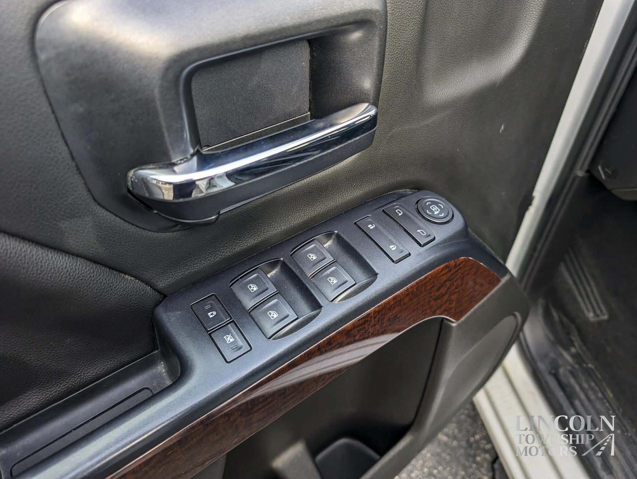 2018 GMC Sierra 1500 SLE- CLEAN CARFAX, V8, 5.3L CREW, RMT START & MORE Photo