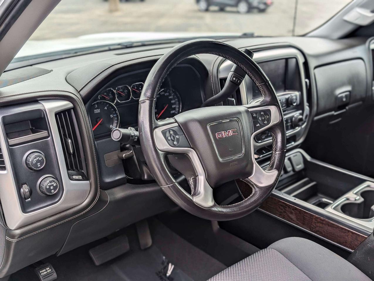 2018 GMC Sierra 1500 SLE- CLEAN CARFAX, V8, 5.3L CREW, RMT START & MORE Photo
