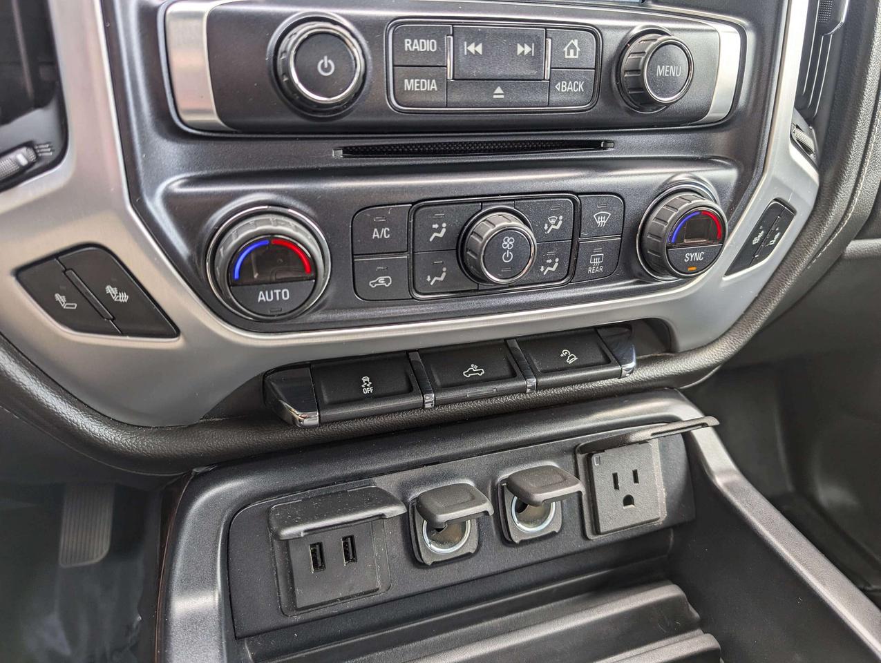2018 GMC Sierra 1500 SLE- CLEAN CARFAX, V8, 5.3L CREW, RMT START & MORE Photo