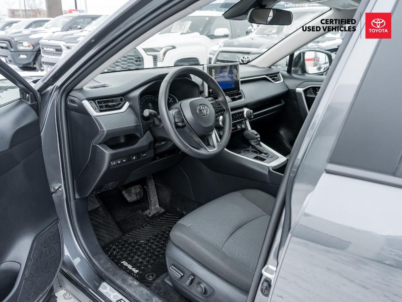 2025 Toyota RAV4 XLE 4dr All-wheel Drive Photo