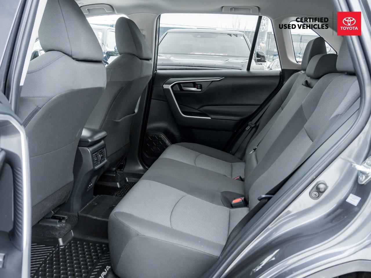 2025 Toyota RAV4 XLE 4dr All-wheel Drive Photo