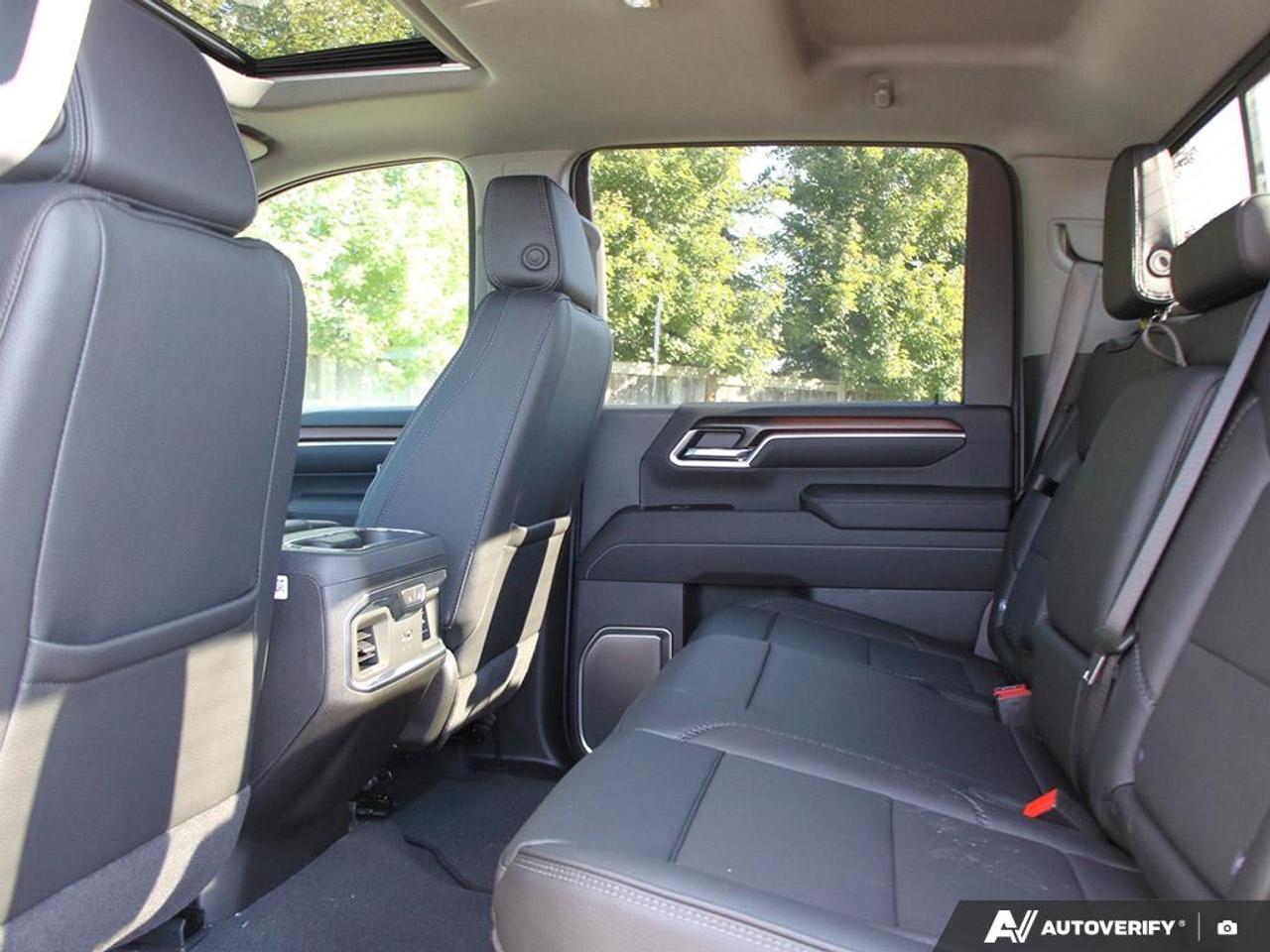 2026 GMC SIERRA 2500HD Crew Cab Standard Box 4-Wheel Drive Denali Photo