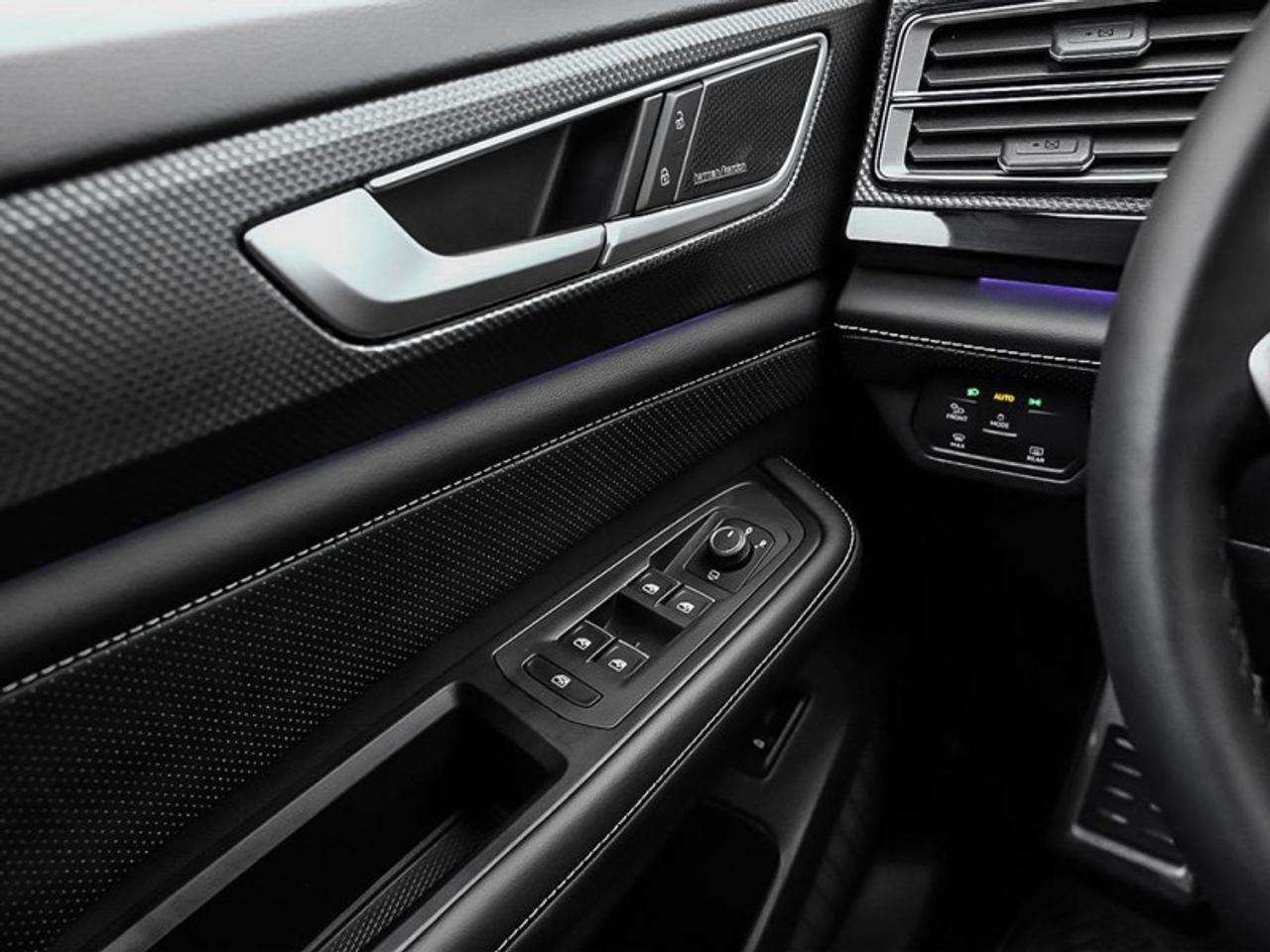 2026 Volkswagen Atlas Cross Sport Execline Photo