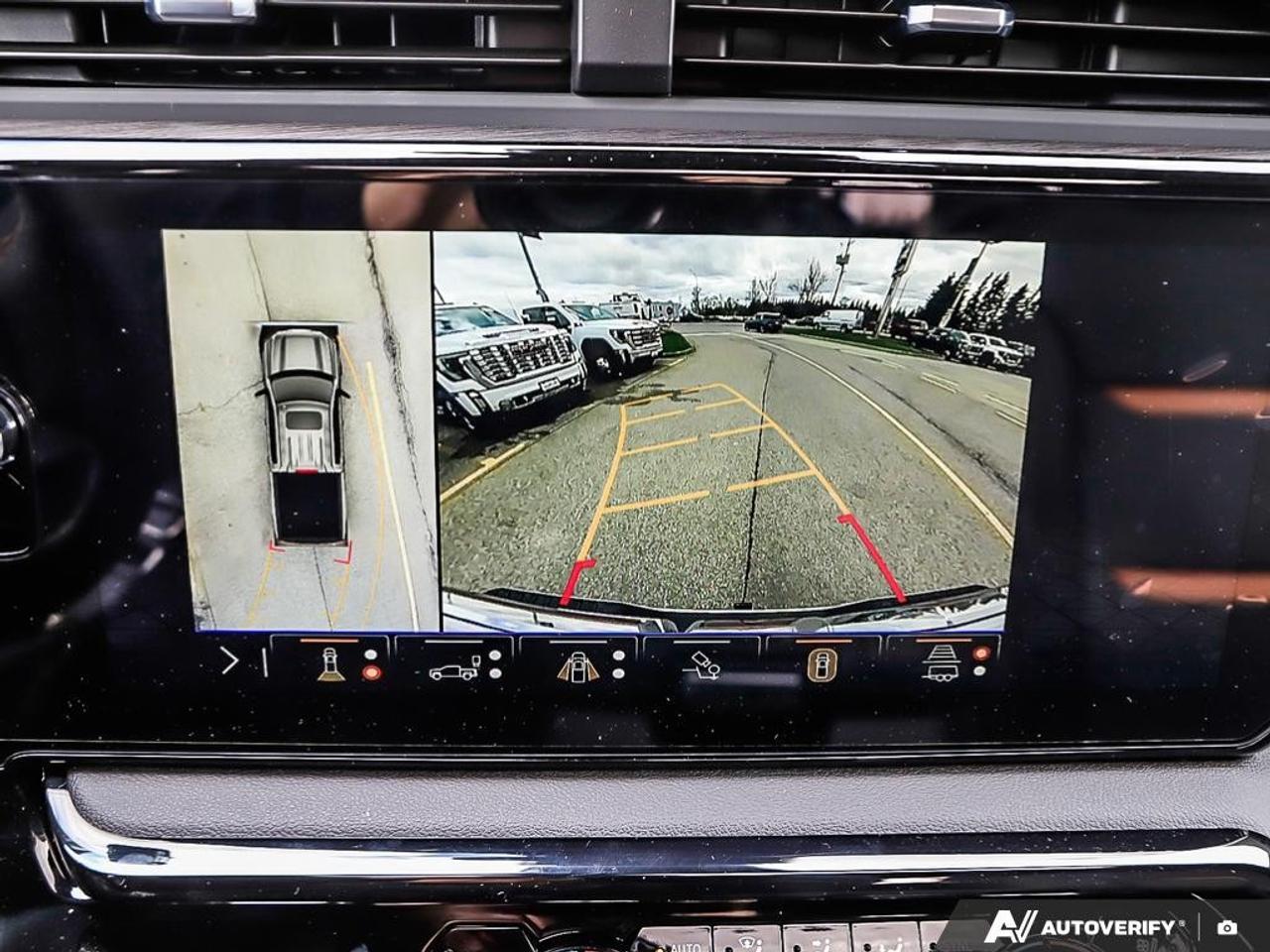 2026 GMC Sierra 1500 Crew Cab Short Box 4-Wheel Drive AT4 Photo