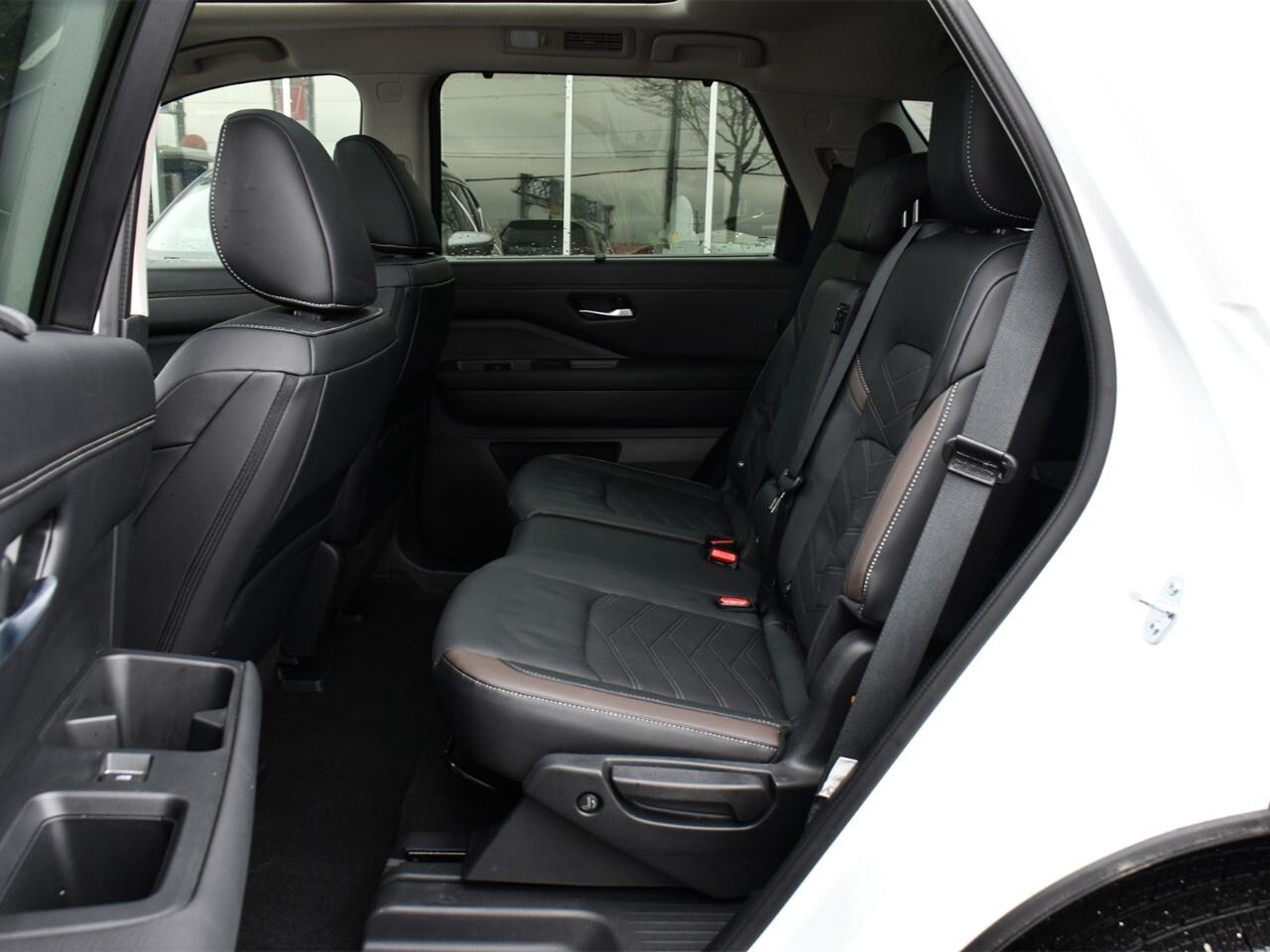 2025 Nissan Pathfinder PLATINUM - PREVIOUS MANAGER DEMONSTRATOR Photo