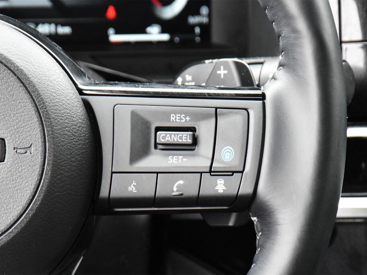 2025 Nissan Pathfinder PLATINUM - PREVIOUS MANAGER DEMONSTRATOR Photo