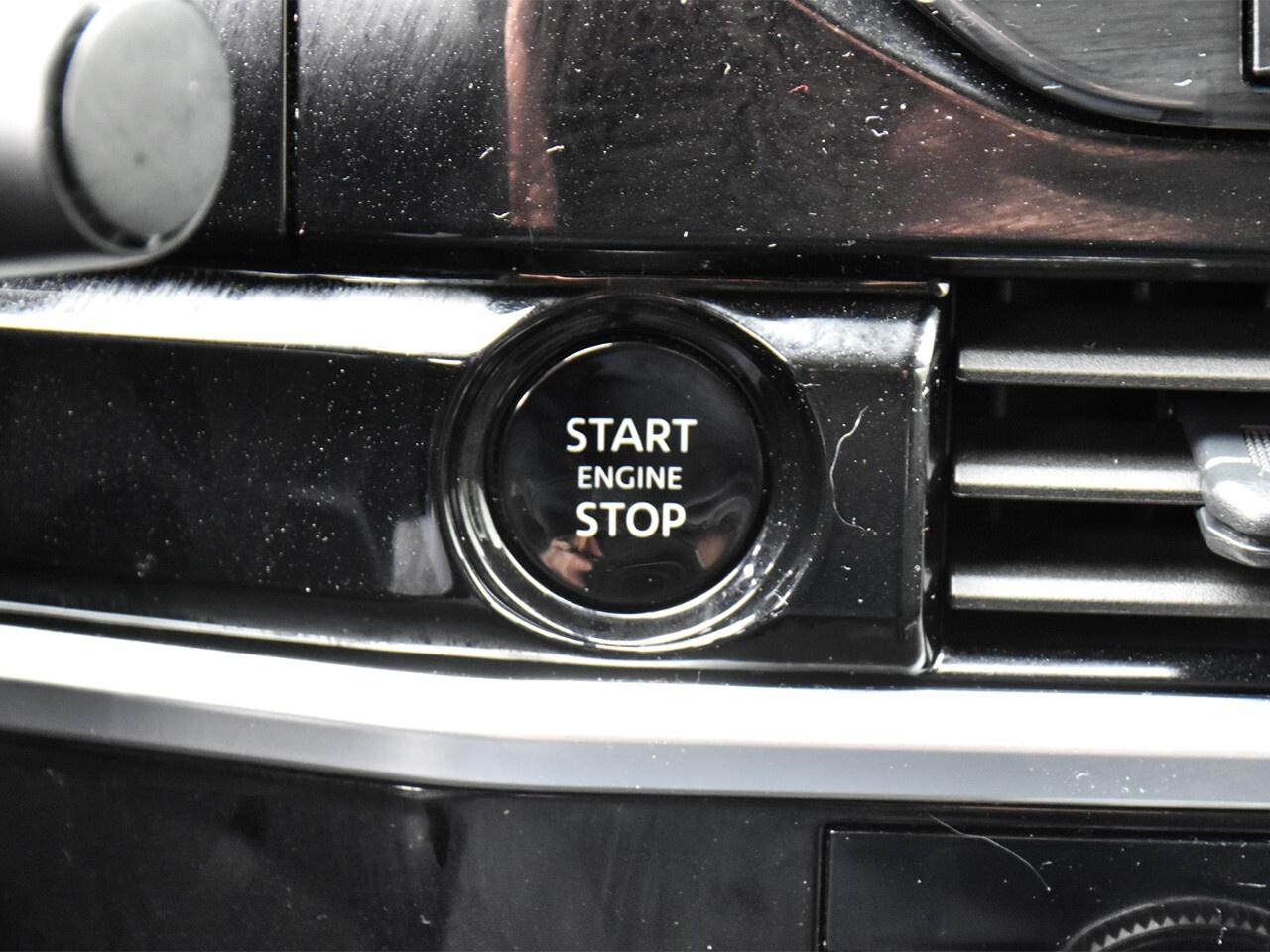 2025 Nissan Pathfinder PLATINUM - PREVIOUS MANAGER DEMONSTRATOR Photo