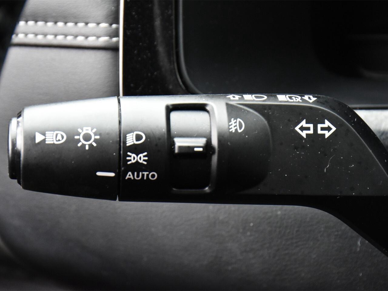 2025 Nissan Pathfinder PLATINUM - PREVIOUS MANAGER DEMONSTRATOR Photo