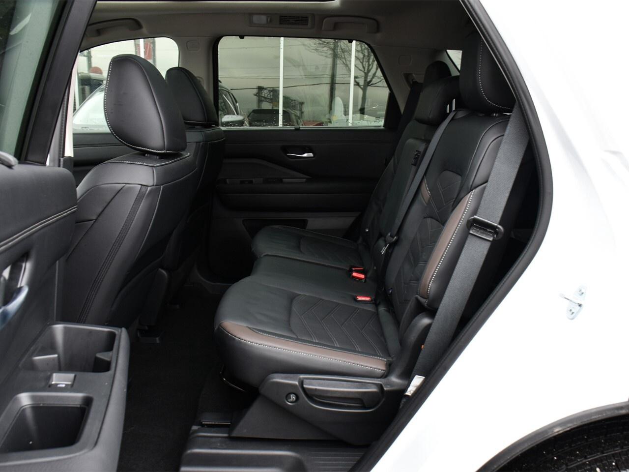 2025 Nissan Pathfinder PLATINUM - PREVIOUS MANAGER DEMONSTRATOR Photo