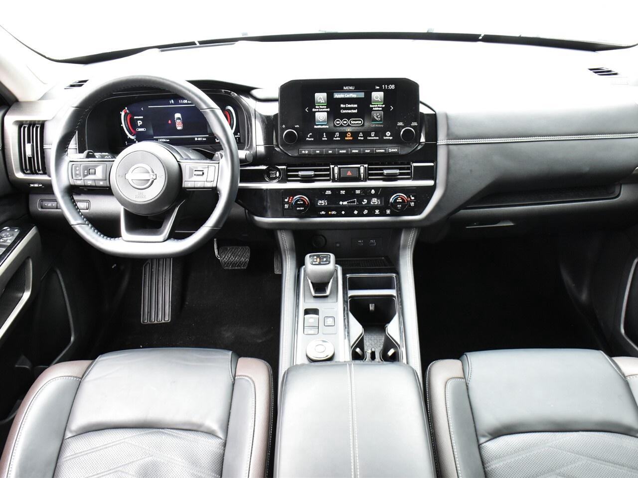 2025 Nissan Pathfinder PLATINUM - PREVIOUS MANAGER DEMONSTRATOR Photo