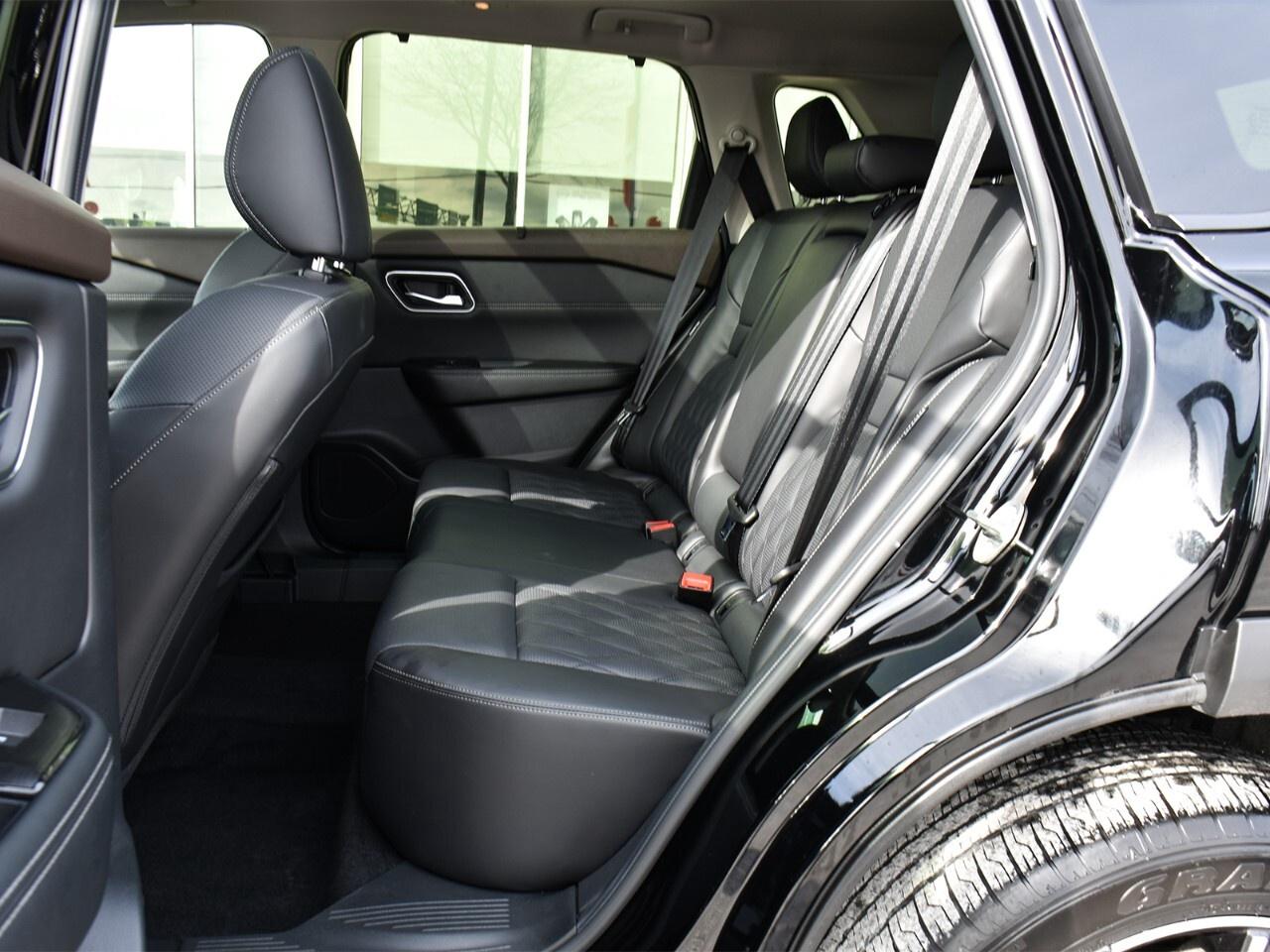 2023 Nissan Rogue PLATINUM, FULLY LOADED, BOSE AUDIO, APPLE CARPLAY Photo