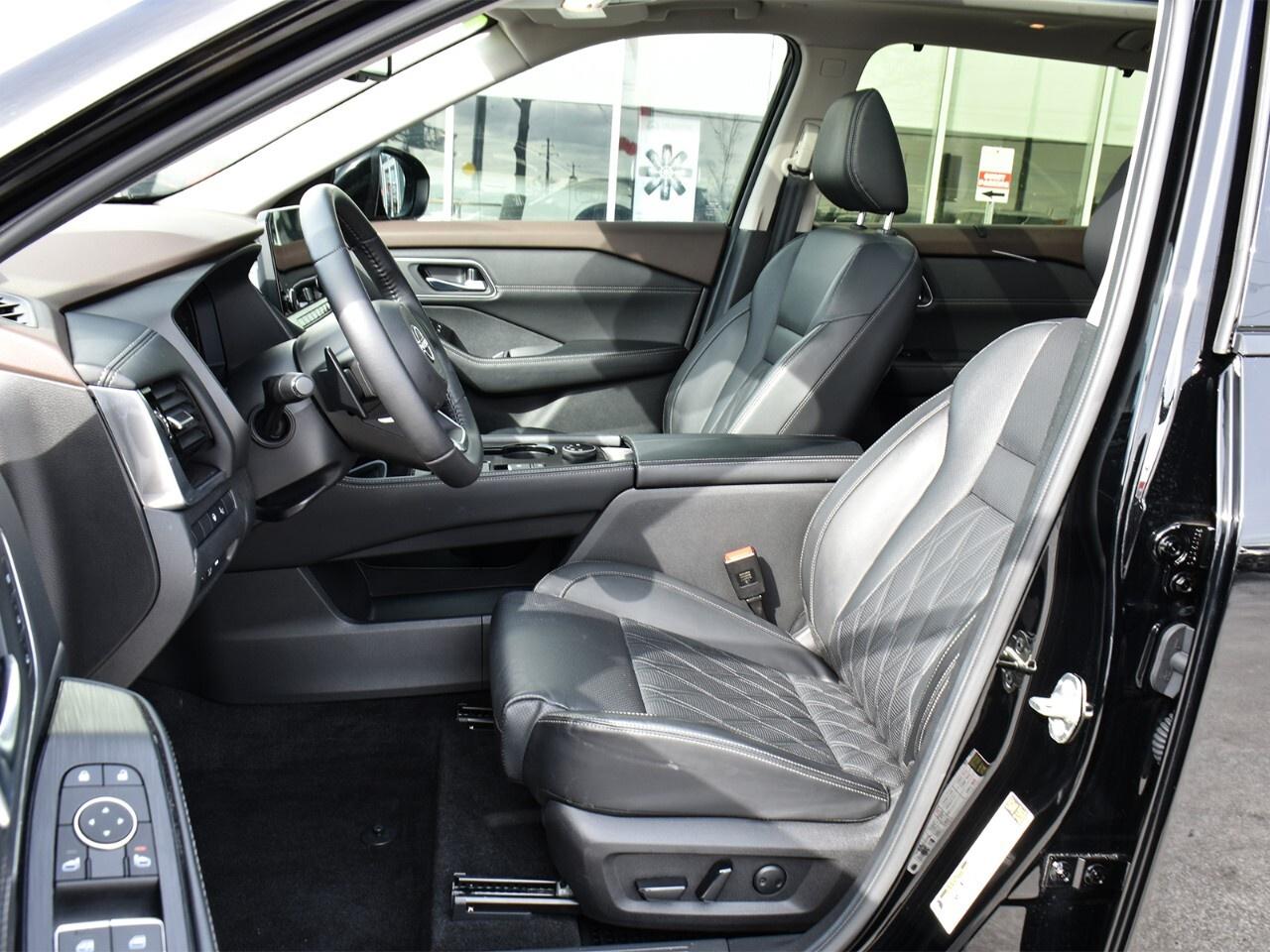 2023 Nissan Rogue PLATINUM, FULLY LOADED, BOSE AUDIO, APPLE CARPLAY Photo