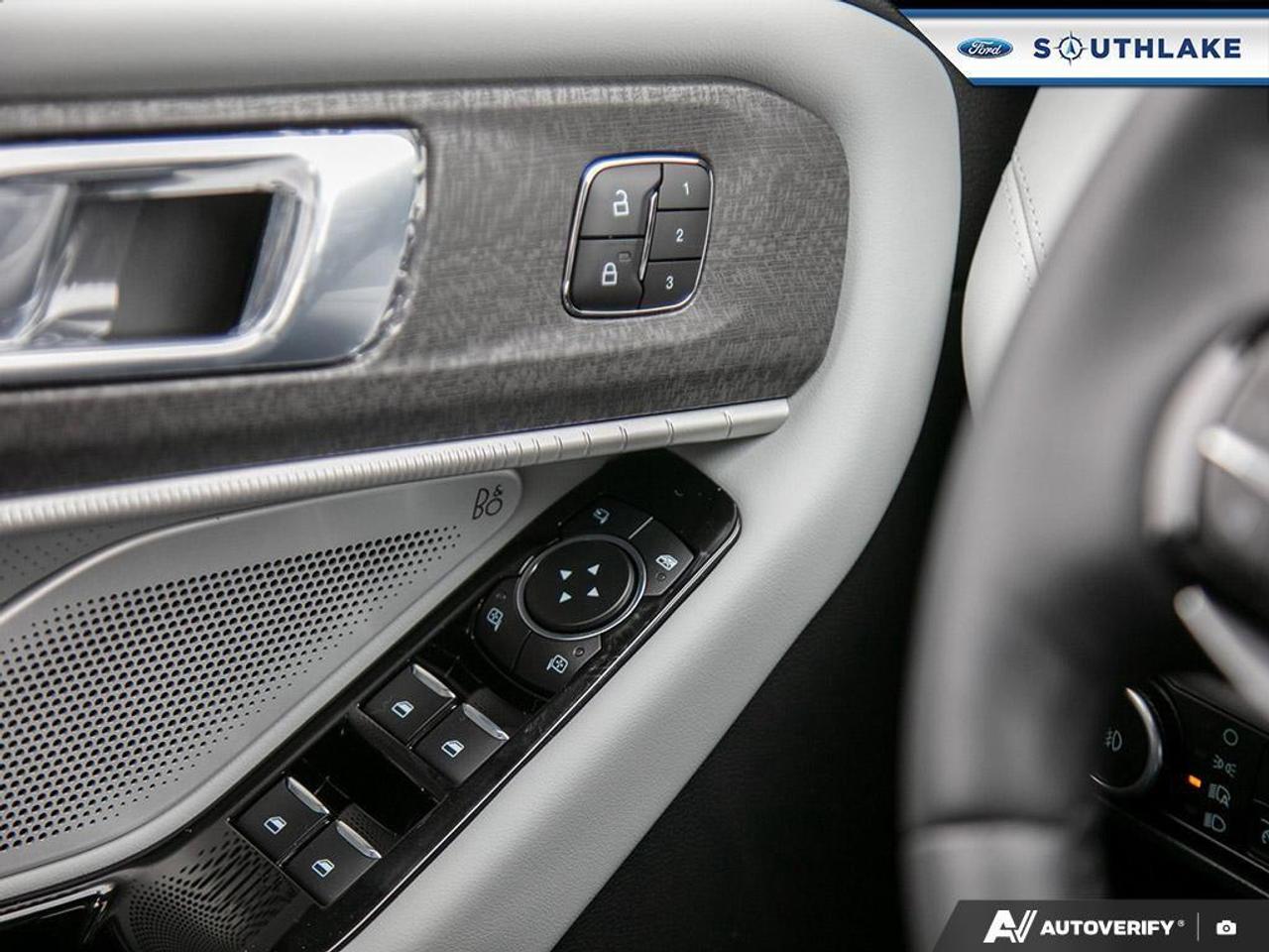 2026 Ford Explorer Platinum 4dr 4x4 Photo