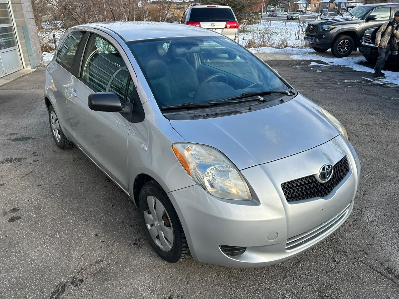 2007 Toyota Yaris 5 Spd Manual Photo3