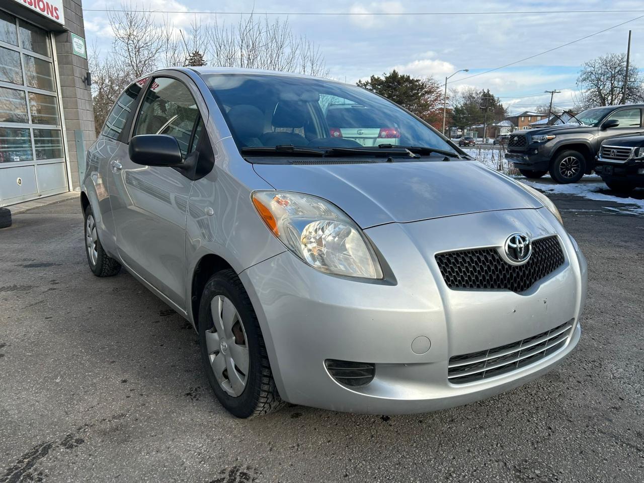 2007 Toyota Yaris 5 Spd Manual Photo0