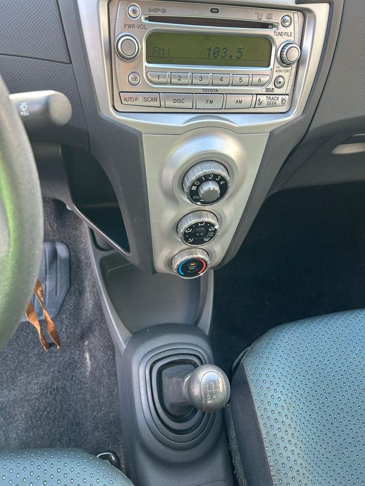 2007 Toyota Yaris 5 Spd Manual Photo