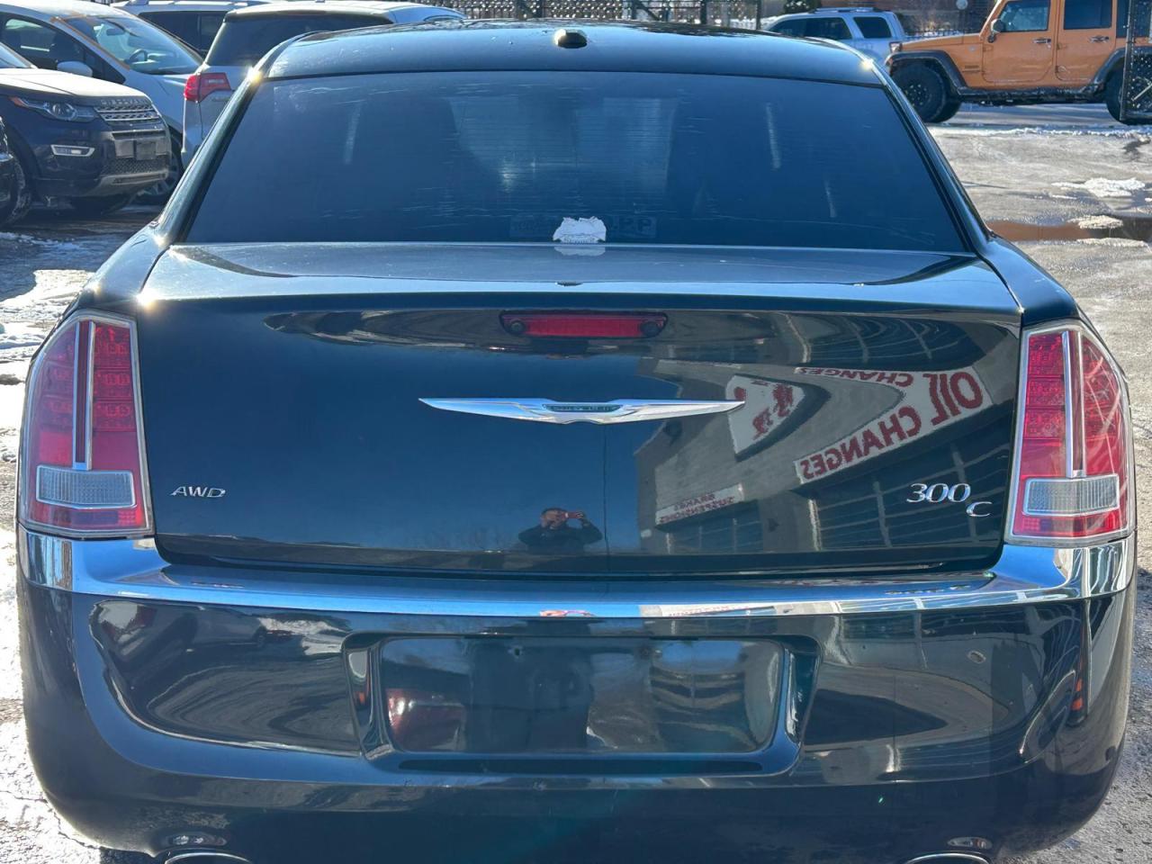 2011 Chrysler 300 4dr Sdn 300C AWD Photo4