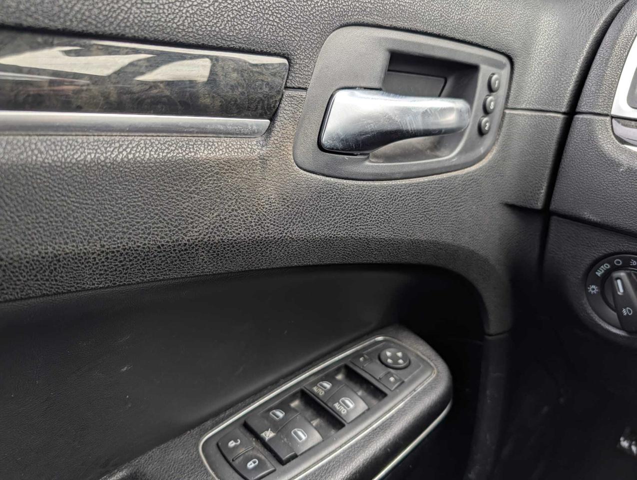 2011 Chrysler 300 4dr Sdn 300C AWD Photo