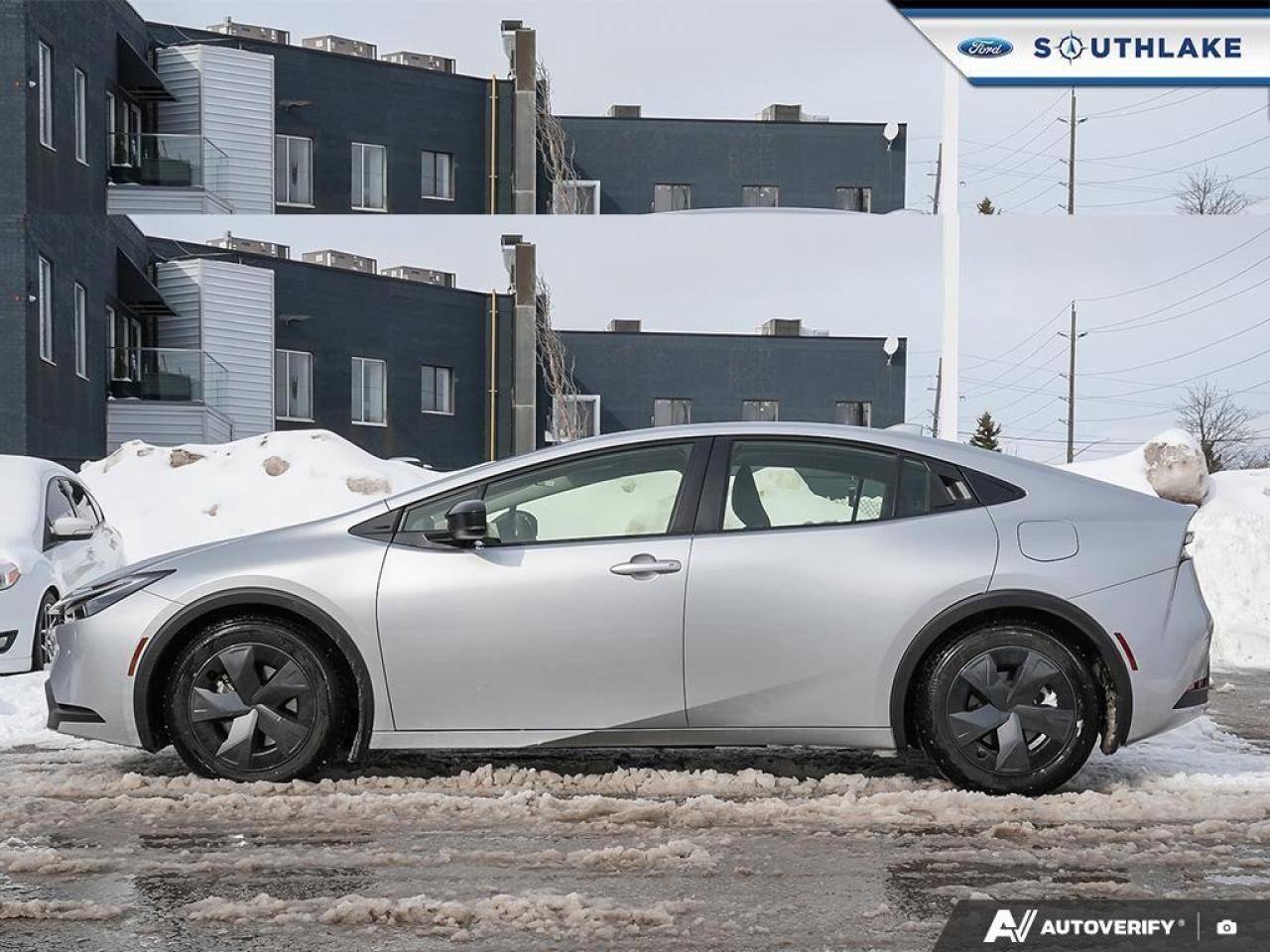 2023 Toyota Prius Prime XSE 5dr Hatchback Photo2