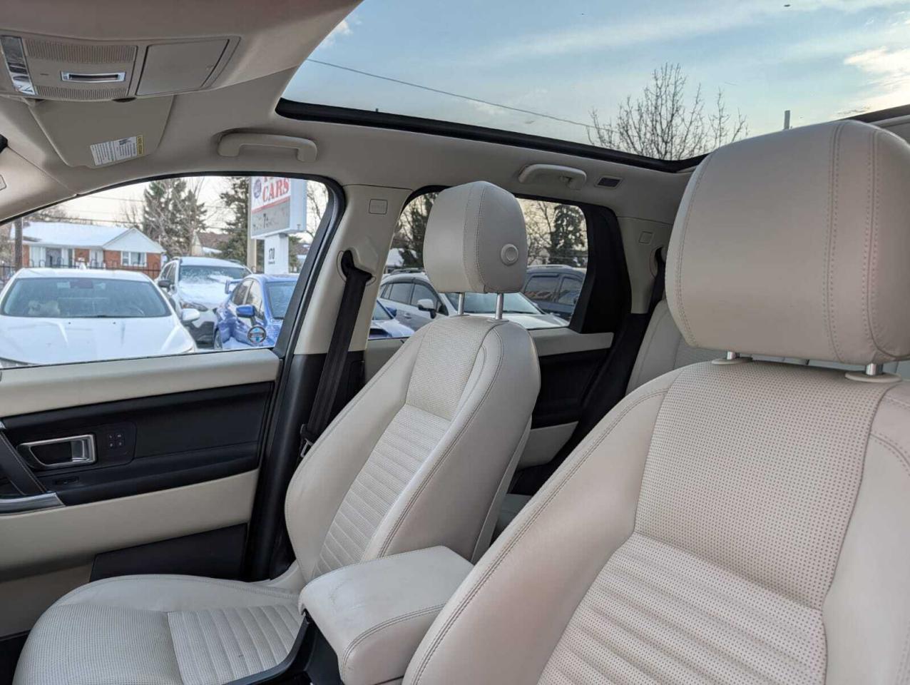 2015 Land Rover Discovery Sport AWD 4dr HSE LUXURY Photo