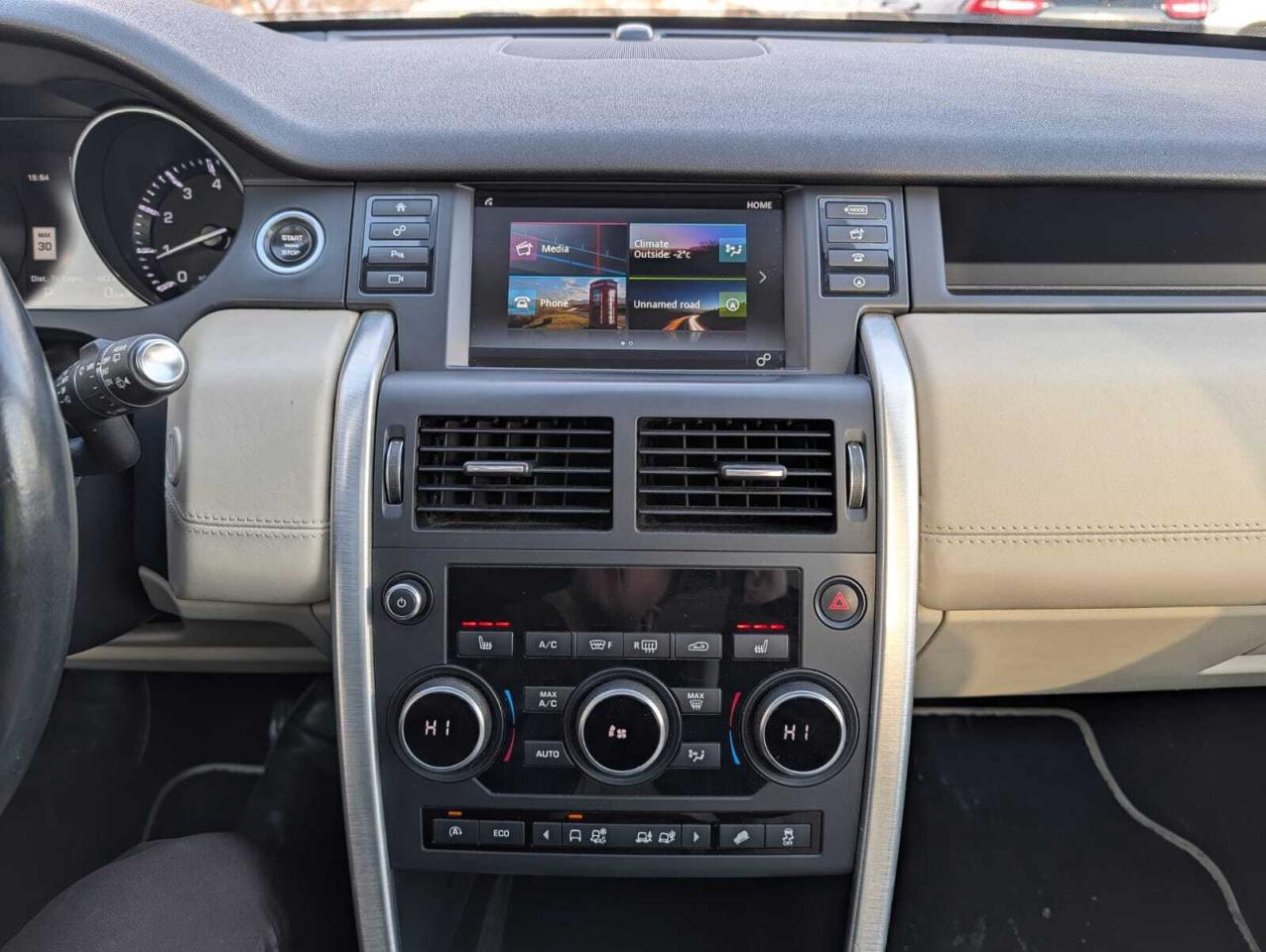 2015 Land Rover Discovery Sport AWD 4dr HSE LUXURY Photo