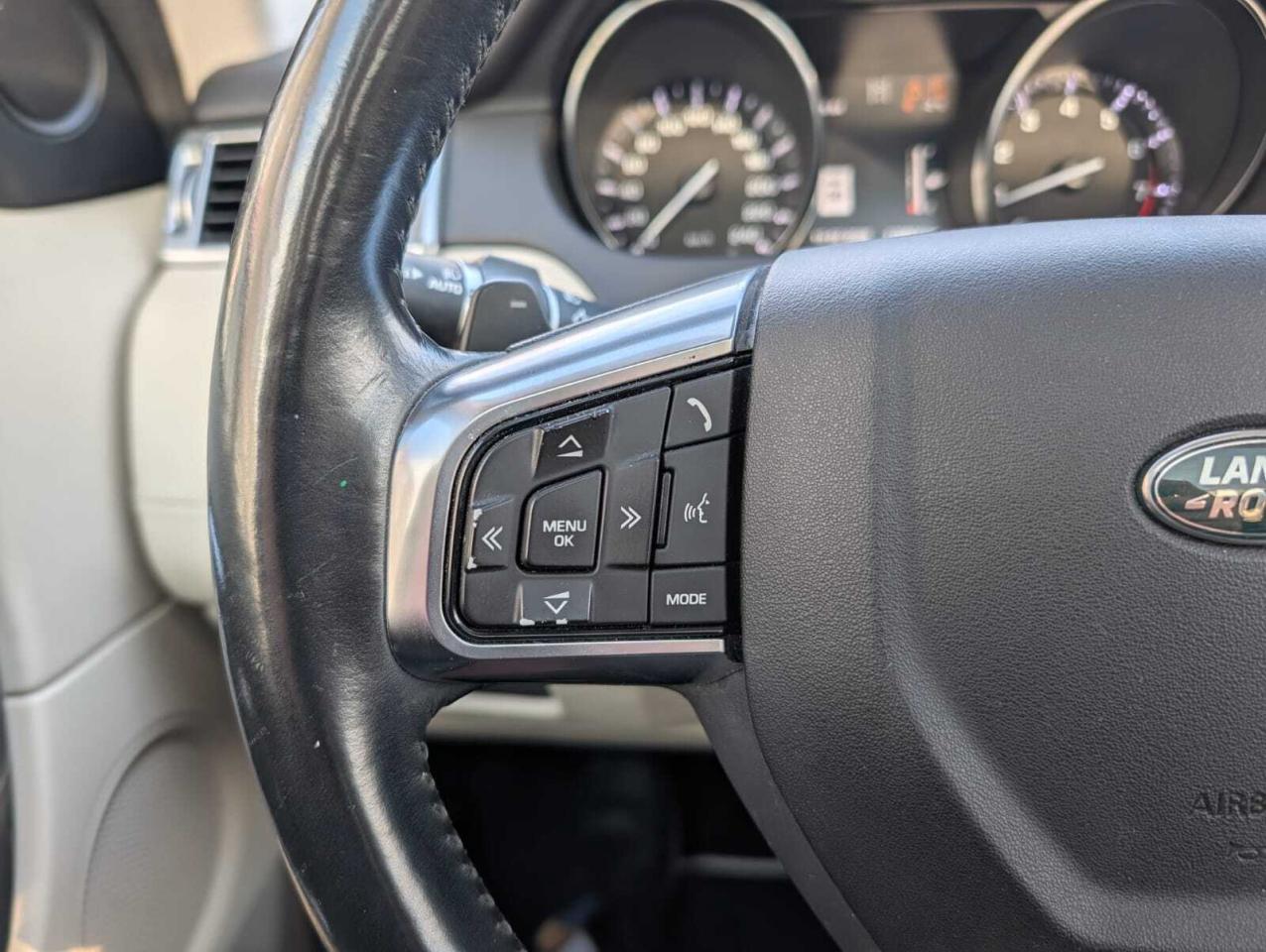 2015 Land Rover Discovery Sport AWD 4dr HSE LUXURY Photo