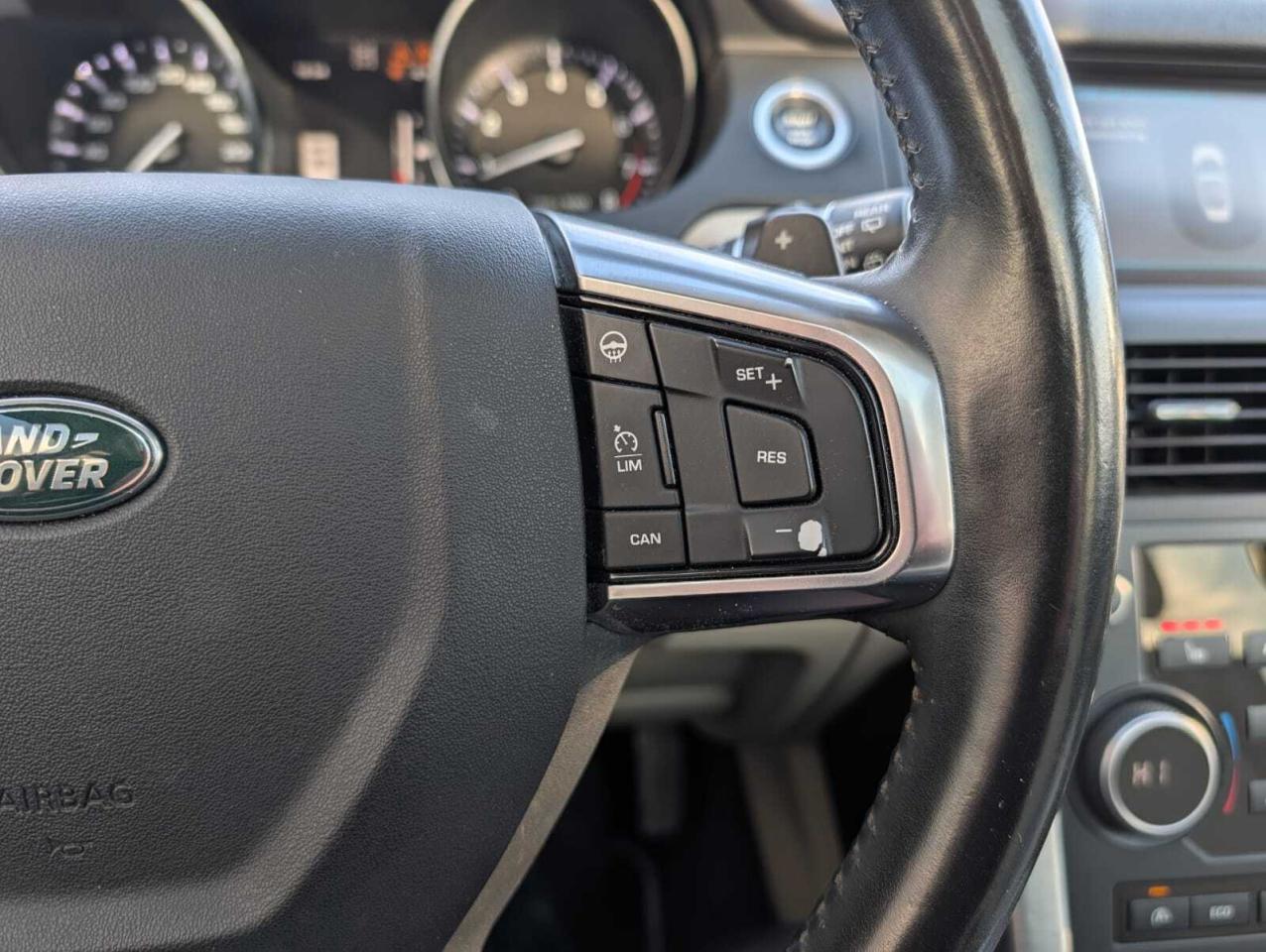 2015 Land Rover Discovery Sport AWD 4dr HSE LUXURY Photo