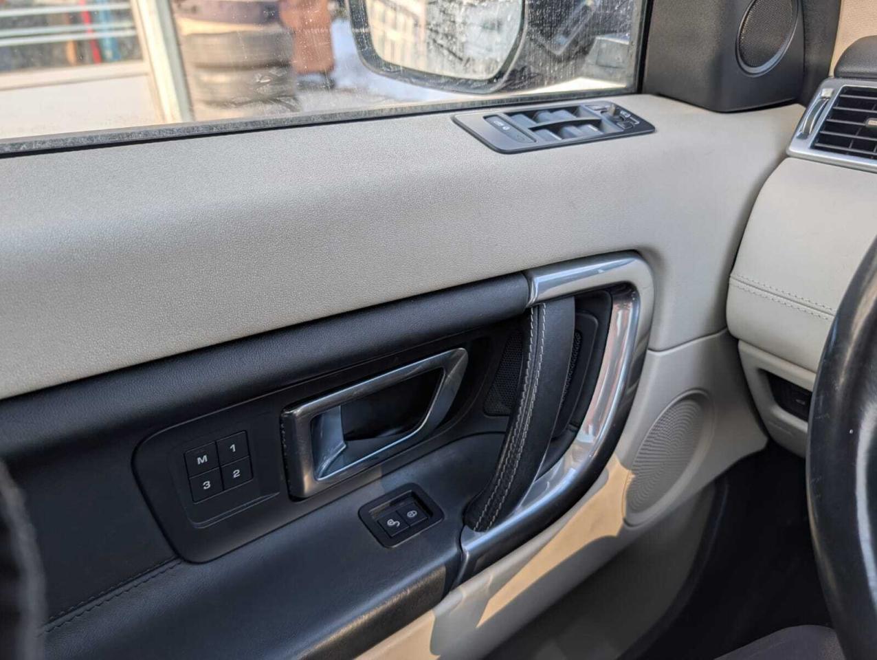 2015 Land Rover Discovery Sport AWD 4dr HSE LUXURY Photo