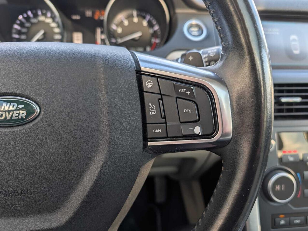 2015 Land Rover Discovery Sport AWD 4dr HSE LUXURY Photo