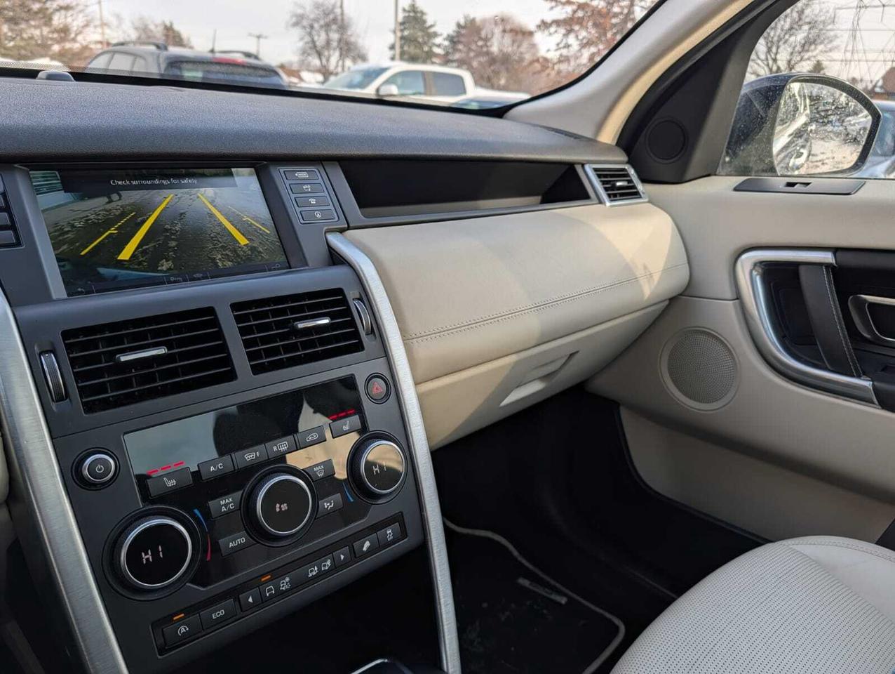 2015 Land Rover Discovery Sport AWD 4dr HSE LUXURY Photo