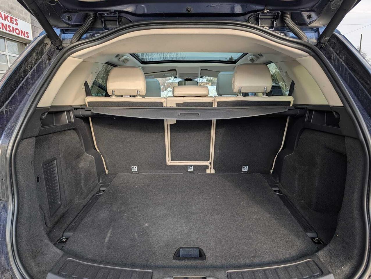 2015 Land Rover Discovery Sport AWD 4dr HSE LUXURY Photo