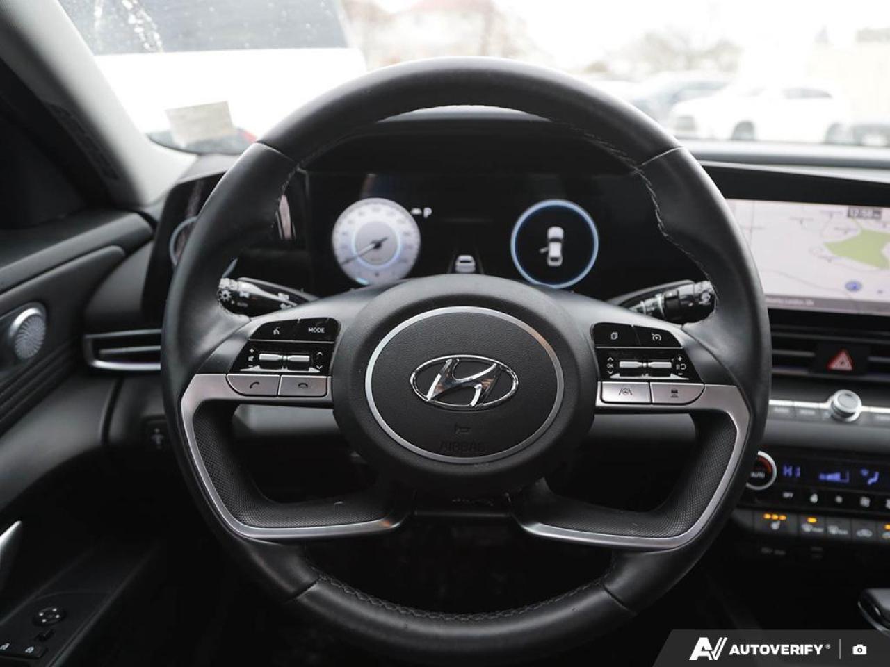 2023 Hyundai Elantra Luxury 4dr Sedan Photo