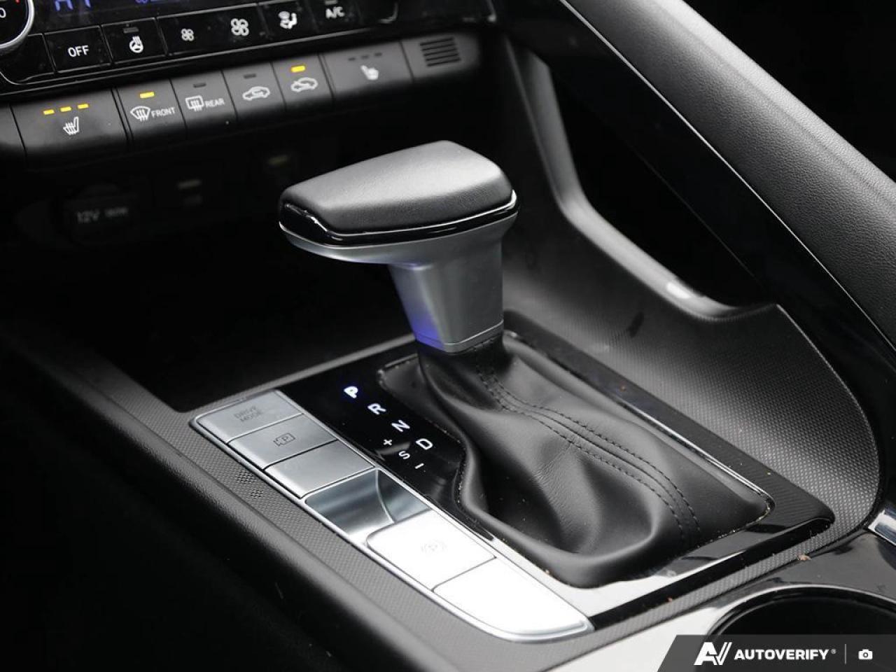 2023 Hyundai Elantra Luxury 4dr Sedan Photo