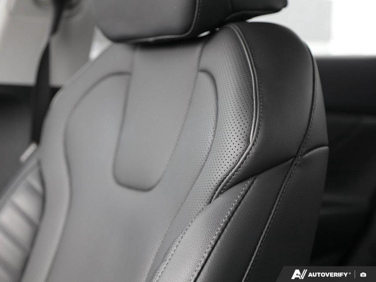 2023 Hyundai Elantra Luxury 4dr Sedan Photo