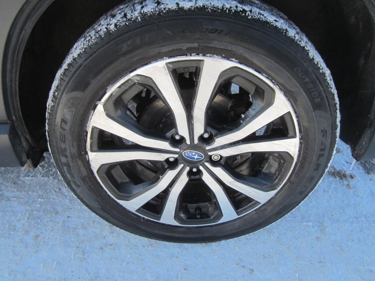 2023 Subaru Forester Limited CVT ONE OWNER NO ACCIDENTS Photo